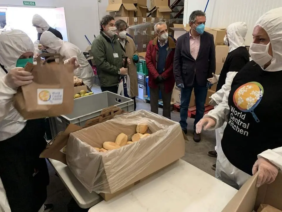 Visita al dispositivo de garant&iacute;a alimentaria de Sevilla. - Ayto