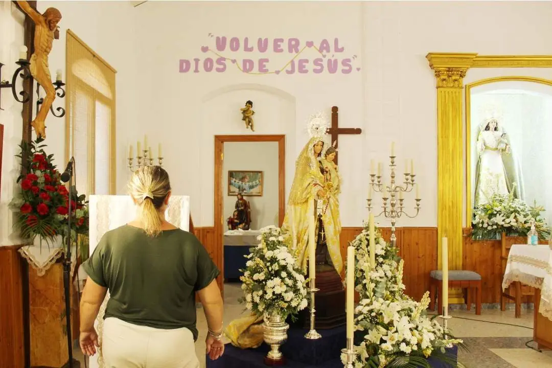 La Virgen del Carmen pudo ser visitada por los vecinos y vecinas de La Algaida - Ra&uacute;l J. Bustillos