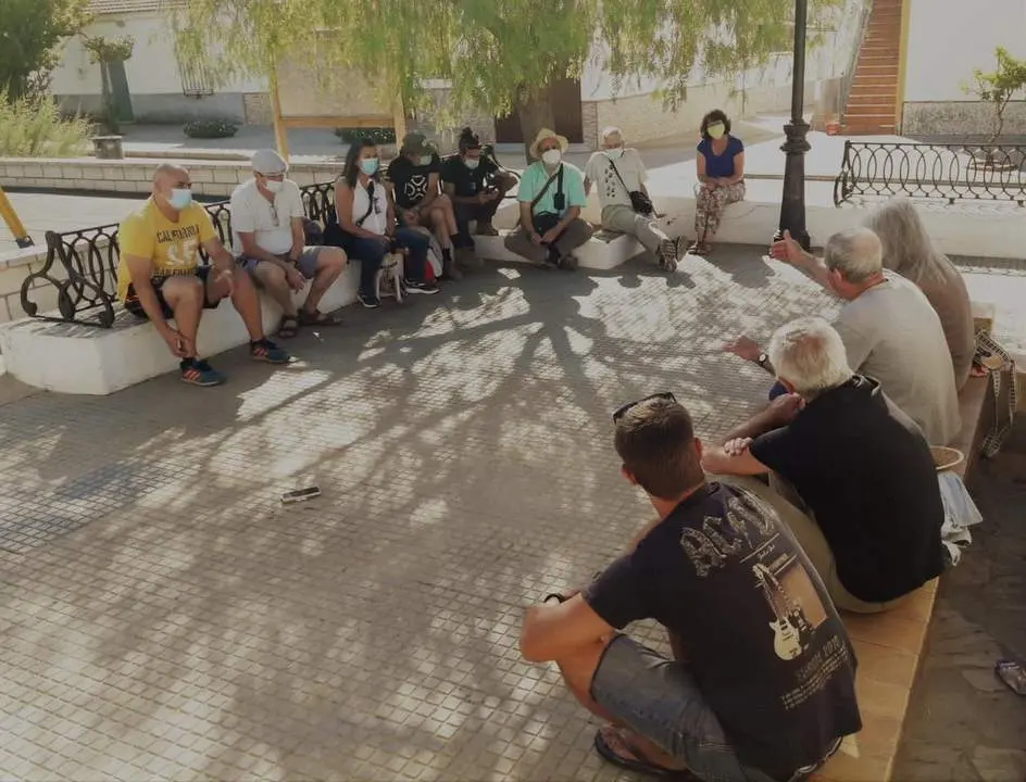Reuni&oacute;n de vecinos de las aldeas afectadas. - VH