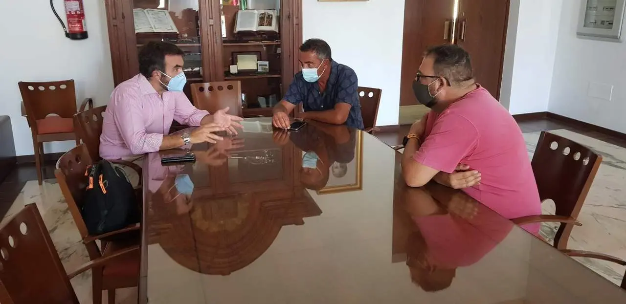 REUNI&Oacute;N ALEGRE CON COMIT&Eacute; DE EMPRESA AUTOBUSES URBANOS. - Viva