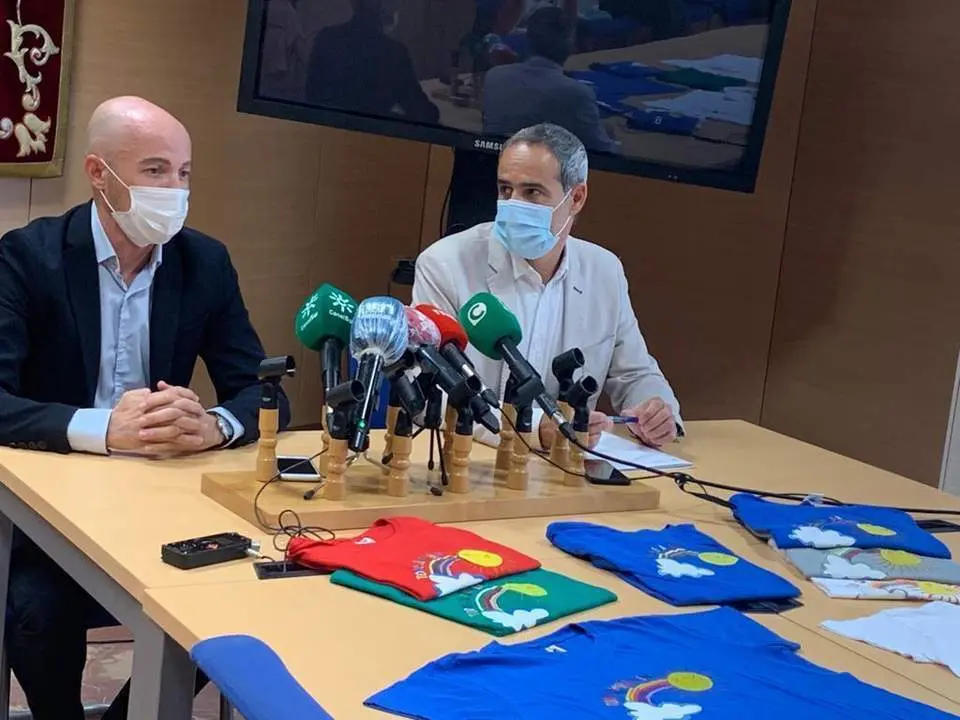 Camisetas de los internos. - Viva