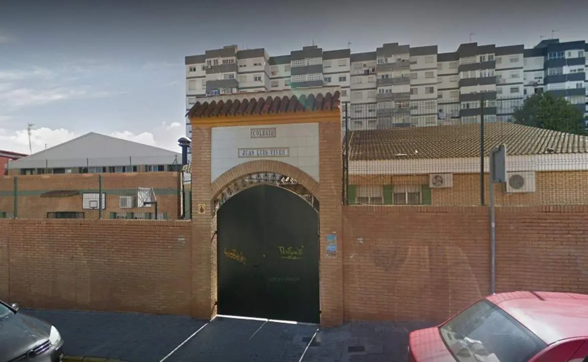 Colegio Juan Luis Vives de Huelva. - VH