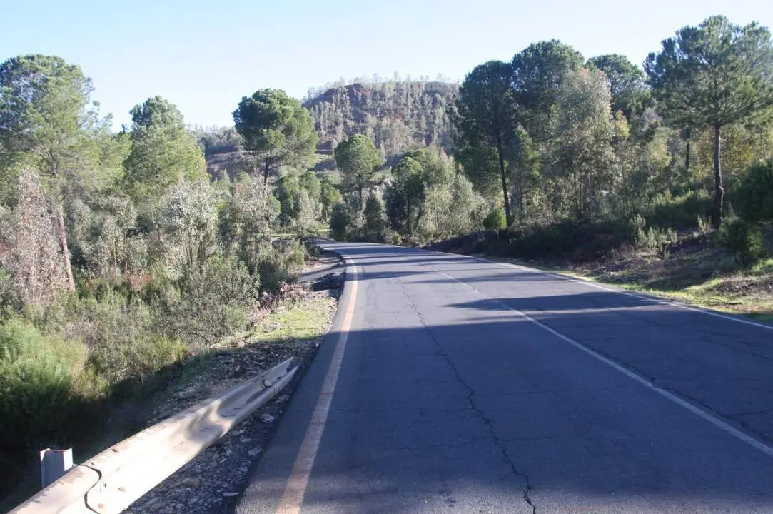Una de las carreteras en las que se actuar&aacute;. - VH