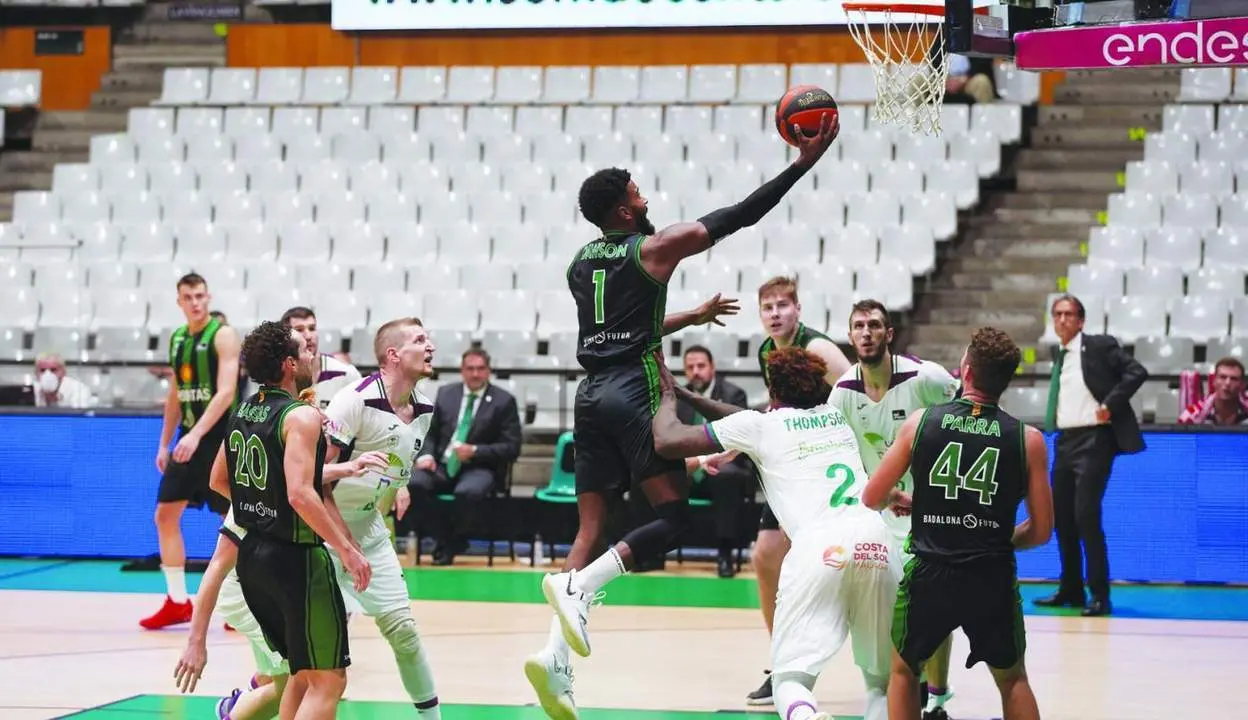 Joventut super&oacute; a Unicaja. - EFE/Alejandro Garc&iacute;a