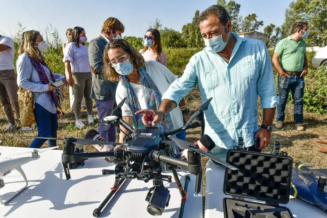 Fumigaci&oacute;n con drones en el r&iacute;o. - JUNTA