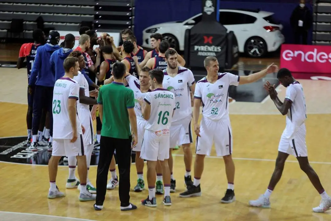unicaja celebra la victoria. - fernando galindo/efe