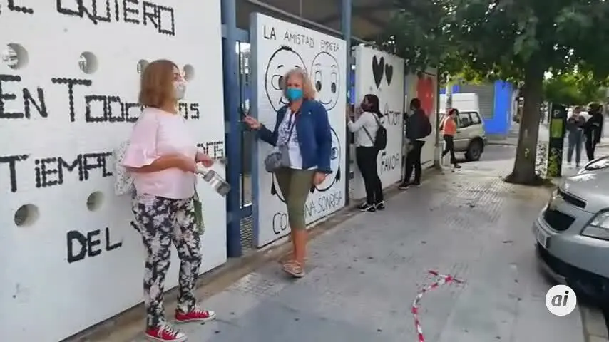 Los padres del IES Salt&eacute;s se plantan y al final no llevan a sus hijos a clase