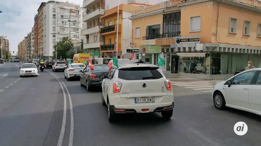 Caravana de coches para exigir m&aacute;s docentes y recursos en Huelva