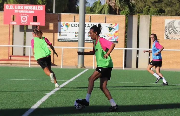 Entrenamiento de la plantilla del Sporting. - VH