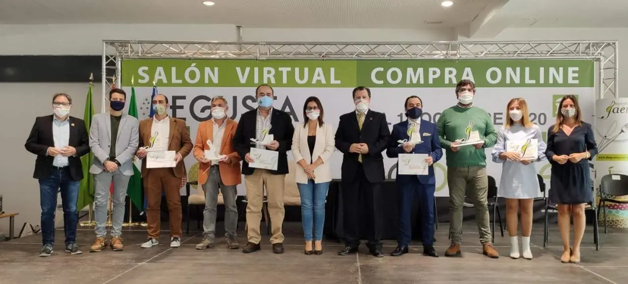 Autoridades y premiados. - Viva Ja&eacute;n.