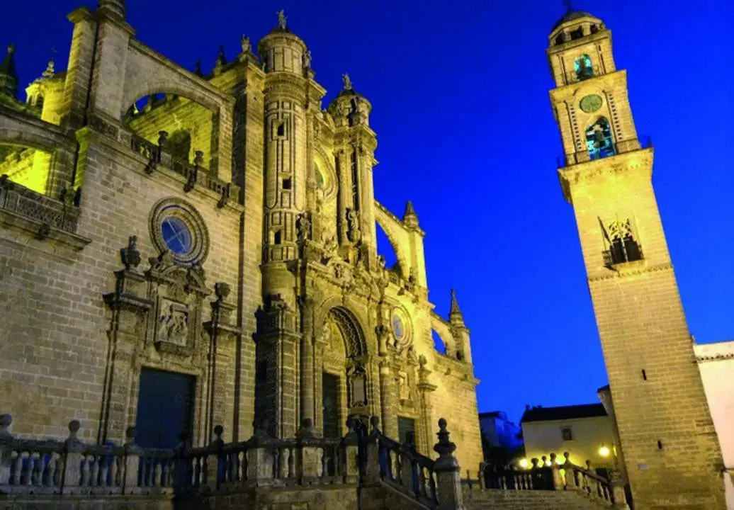 La Catedral de Jerez, de noche.  - Andaluc&iacute;a Informaci&oacute;n