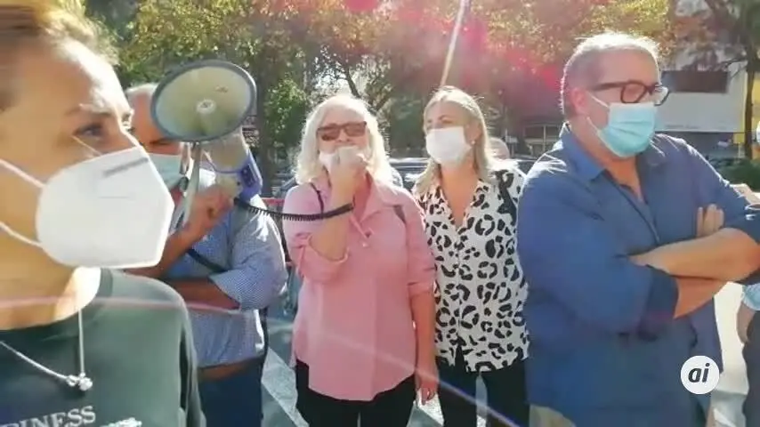 Alcaldes y movimientos vecinales de Huelva, juntos en Sevilla por las urgencias