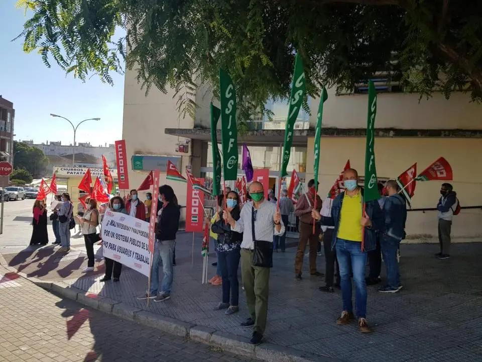 Protesta en el centro de salud de Adoratrices. - VH