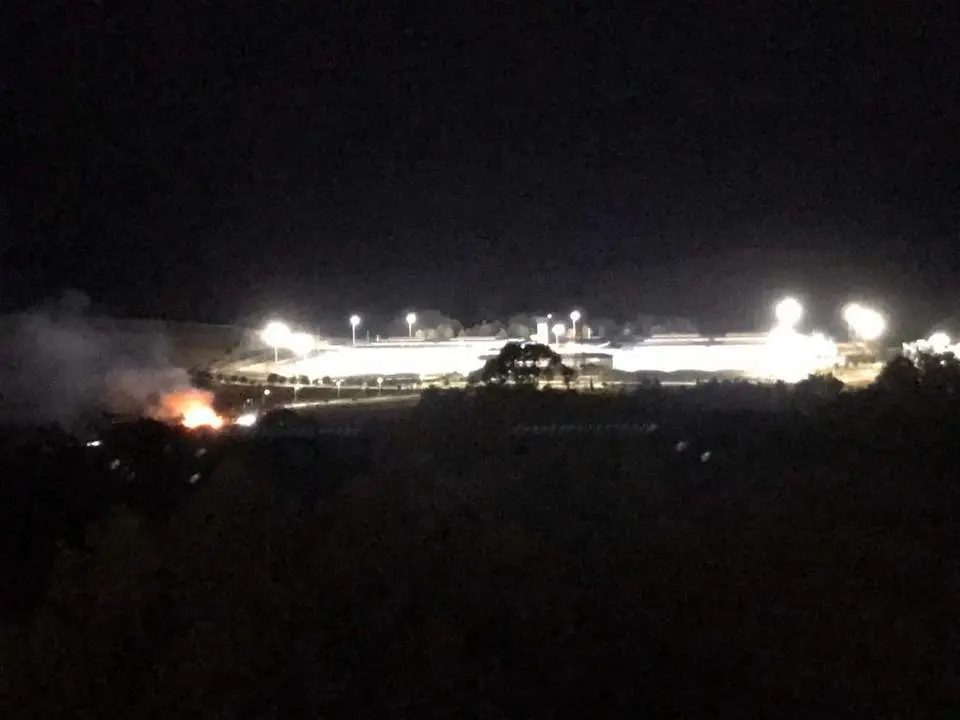 Incendio de pastos cerca de la c&aacute;rcel de Algeciras. - AI