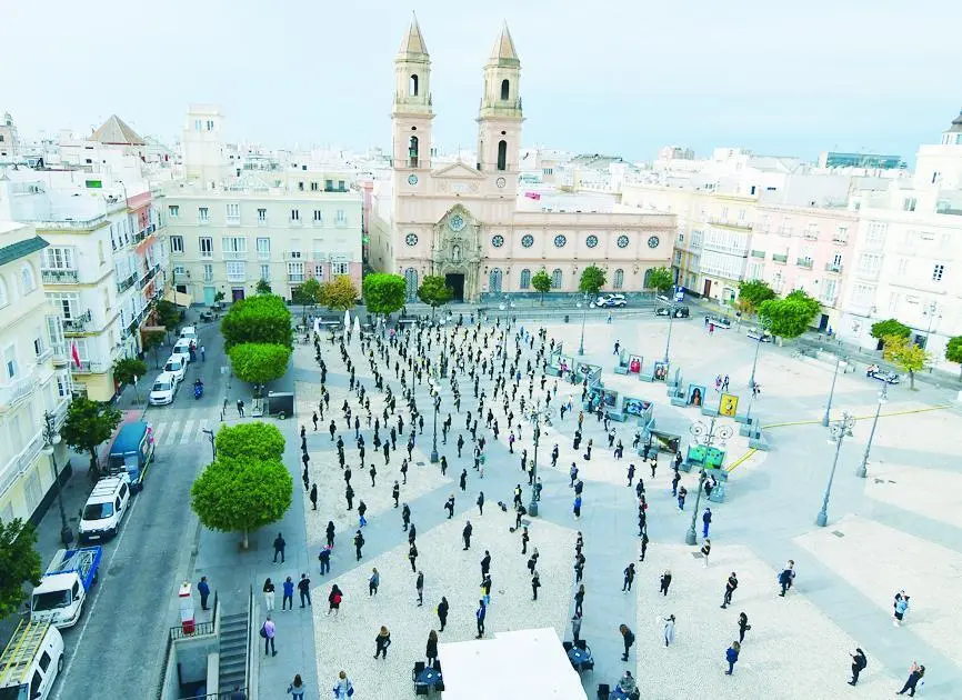 Imagen de la concentraci&oacute;n del sector de la peluquer&iacute;a y estetica en C&aacute;diz. - Eulogio Garc&iacute;a