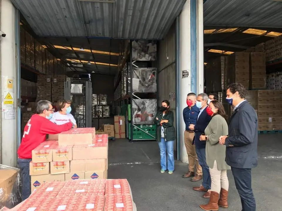 Jos&eacute; Pacheco en el Banco de Alimentos. - 