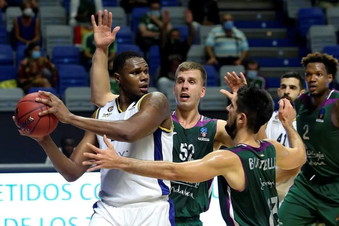 unicaja arranca con victoria. - daniel p&eacute;rez/efe