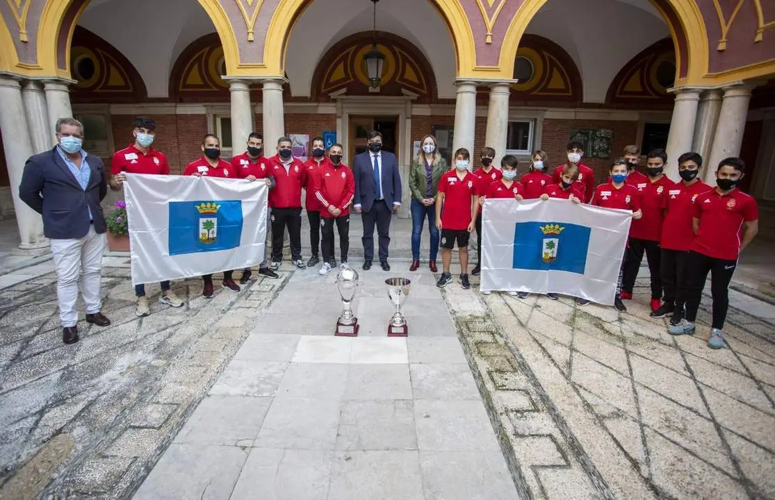 Recepci&oacute;n al Recreativo de Huelva de F&uacute;tbol Playa. - VH