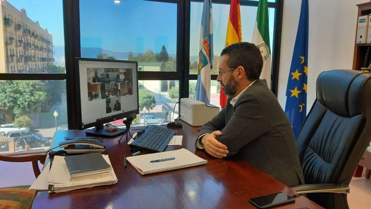 Reuni&oacute;n sobre la carretera. - A. I.