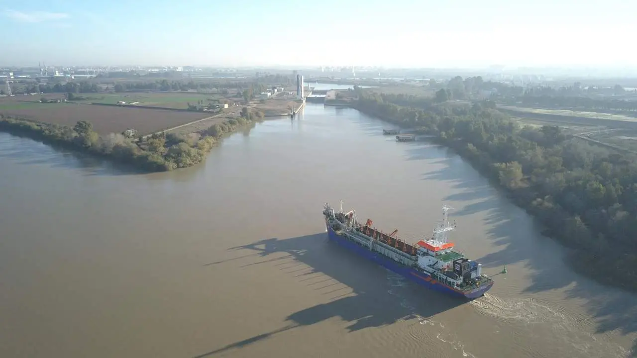 Inicio del dragado para el mantenimiento de la canal. - DravoSA