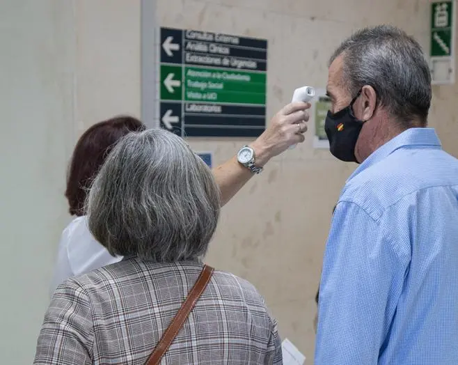 Toma de temperatura en el Infanta Elena. - VH
