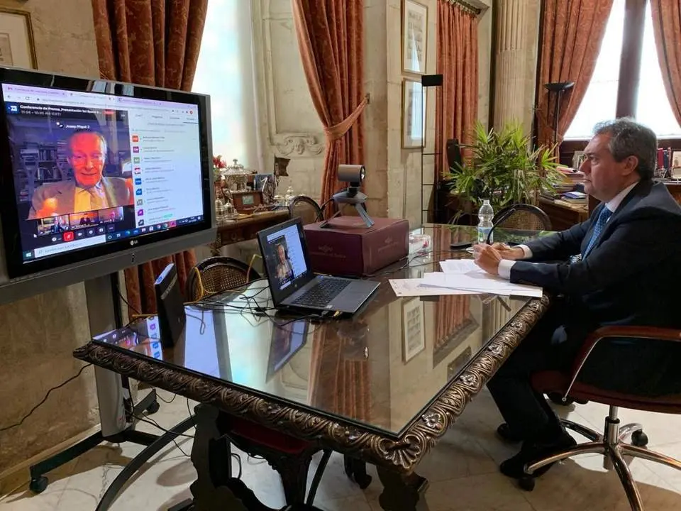 Espadas en una reciente videoconferencia. - Ayto