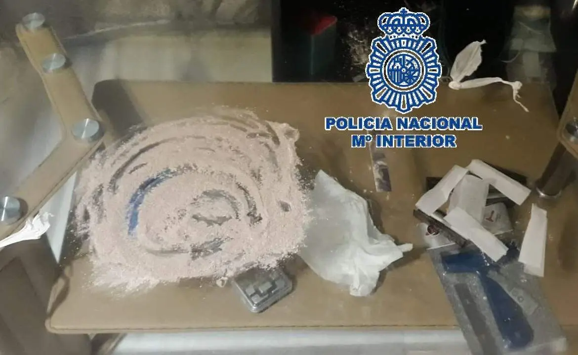 Desarticulan un punto de venta de coca y hero&iacute;na en una vivienda del centro