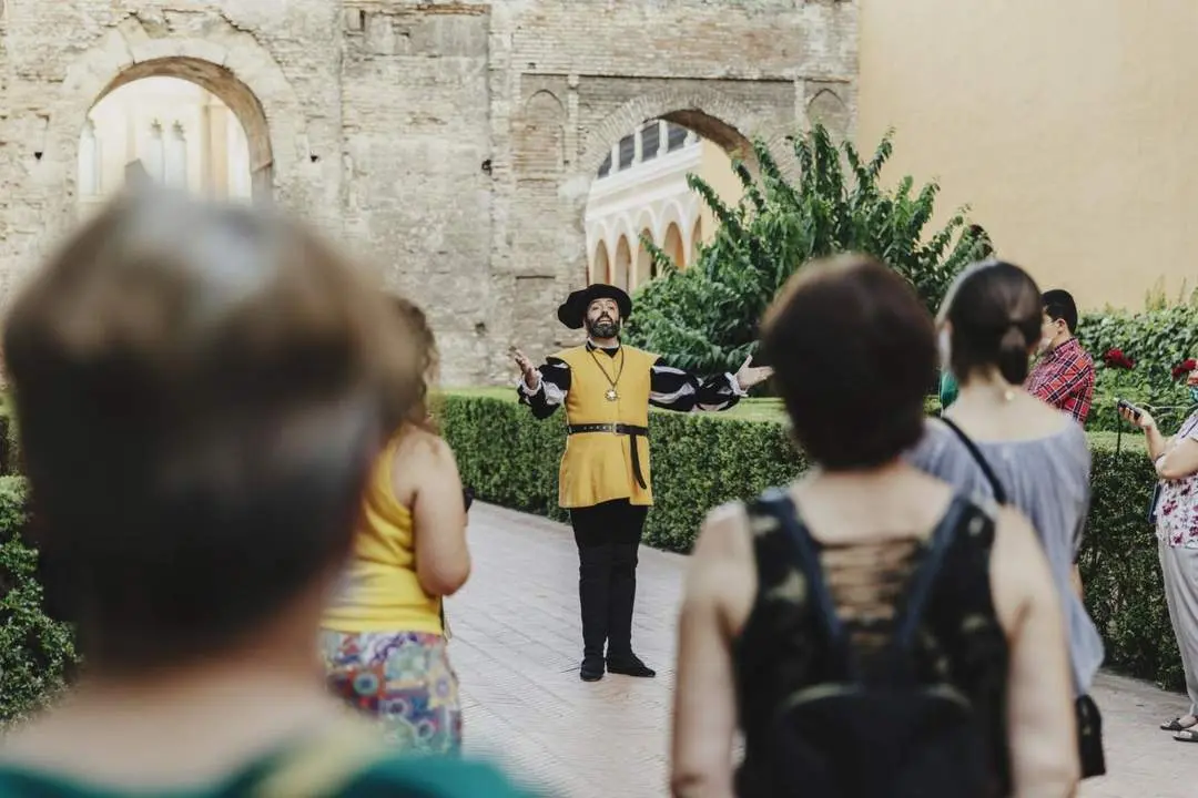 Visitas teatralizadas al Alc&aacute;zar. - AYTO