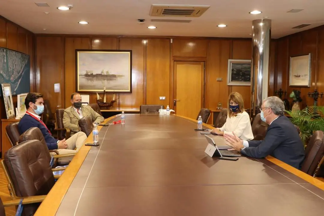 Reuni&oacute;n entre el Puerto y representantes empresariales. - VH