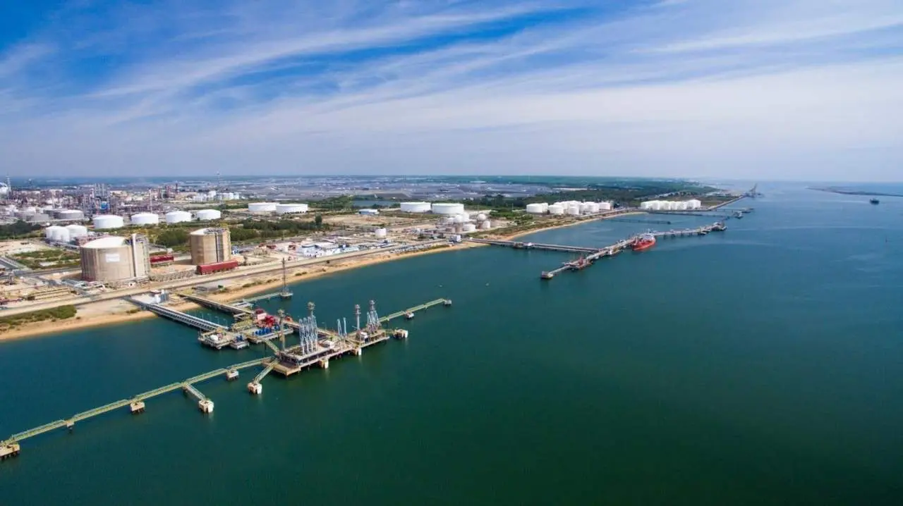 Vista a&eacute;rea del puerto de Huelva. - EP