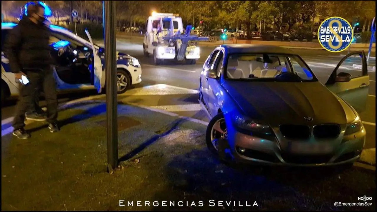 Cinco j&oacute;venes detenidos en una persecuci&oacute;n policial tras un alunizaje en Sevilla