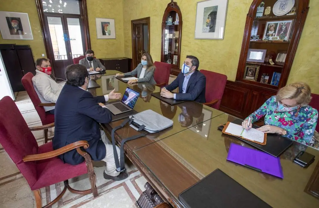 Reuni&oacute;n del Ayuntamiento con la hosteler&iacute;a. - VH