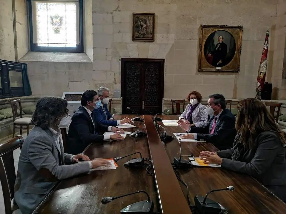 Reuni&oacute;n entre el Gobierno municipal y Cs. - AYTO