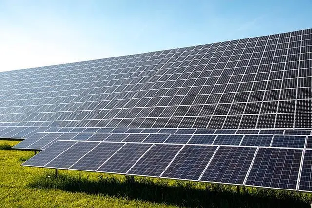 Paneles solares. - A. I.