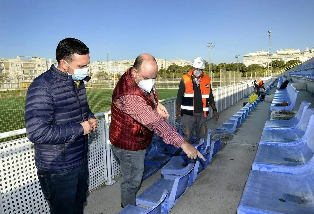 Alba supervis? las gradas del campo municipal - jerez.es