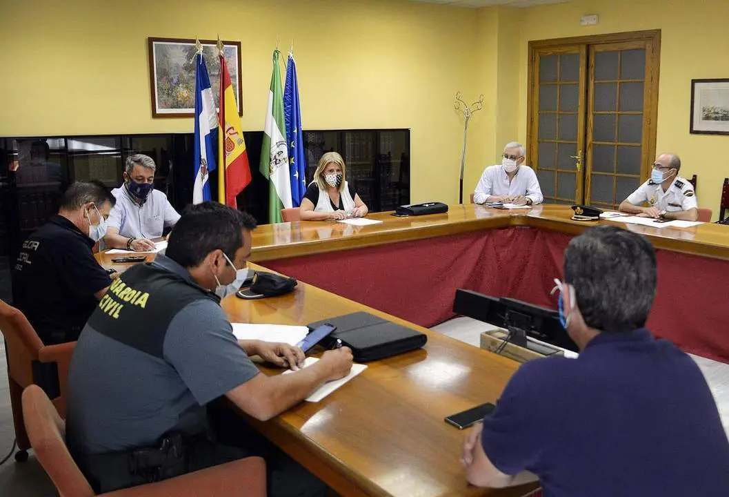 Rub&eacute;n P&eacute;rez y Mamen S&aacute;nchez, en una reuni&oacute;n de la Mesa de Seguridad.  - Andaluc&iacute;a Informaci&oacute;n
