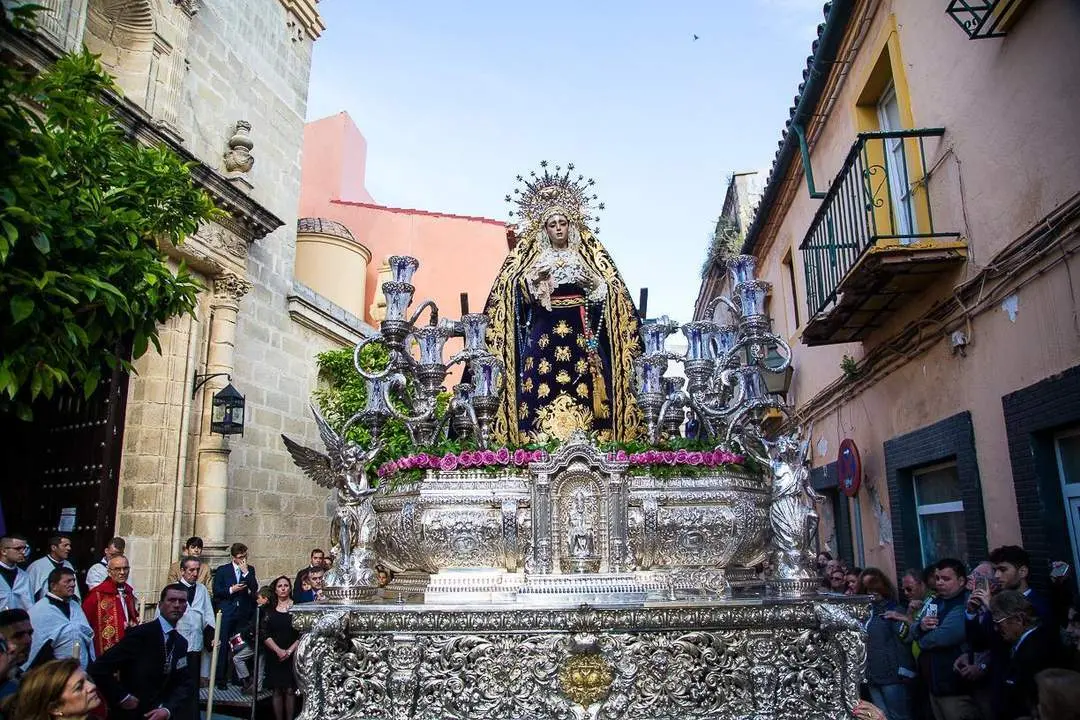 Nuestra Se&ntilde;ora de Loreto, saliendo de San Pedro.  - Cristo Garc&iacute;a