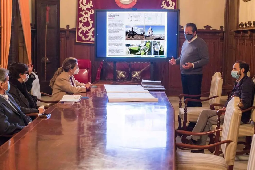 Reuni&oacute;n sobre el proyecto del Auditorio de La Merced. - Informaci&oacute;n.