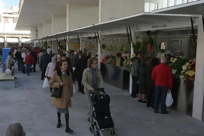 El remodelado Mercado Central de Abastos abri&oacute; sus puertas el martes. - IJ Poveda