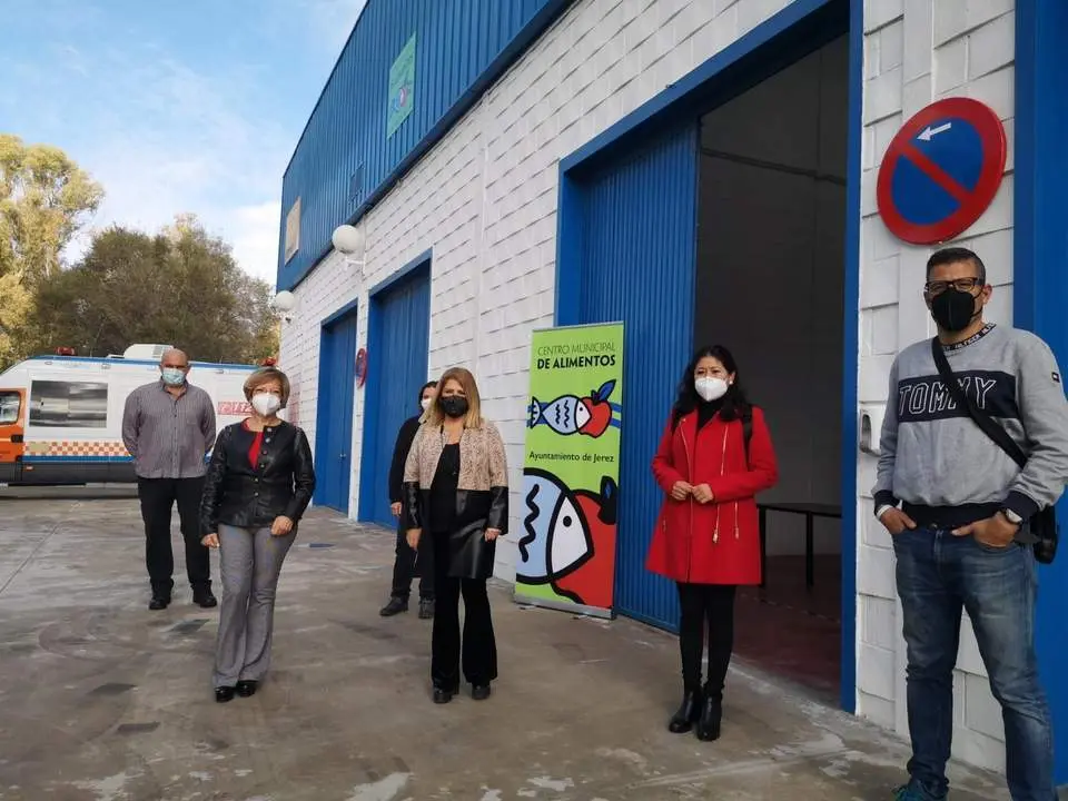 Mamen S&aacute;nchez, en el centro operativo de alimentos.  - Andaluc&iacute;a Informaci&oacute;n