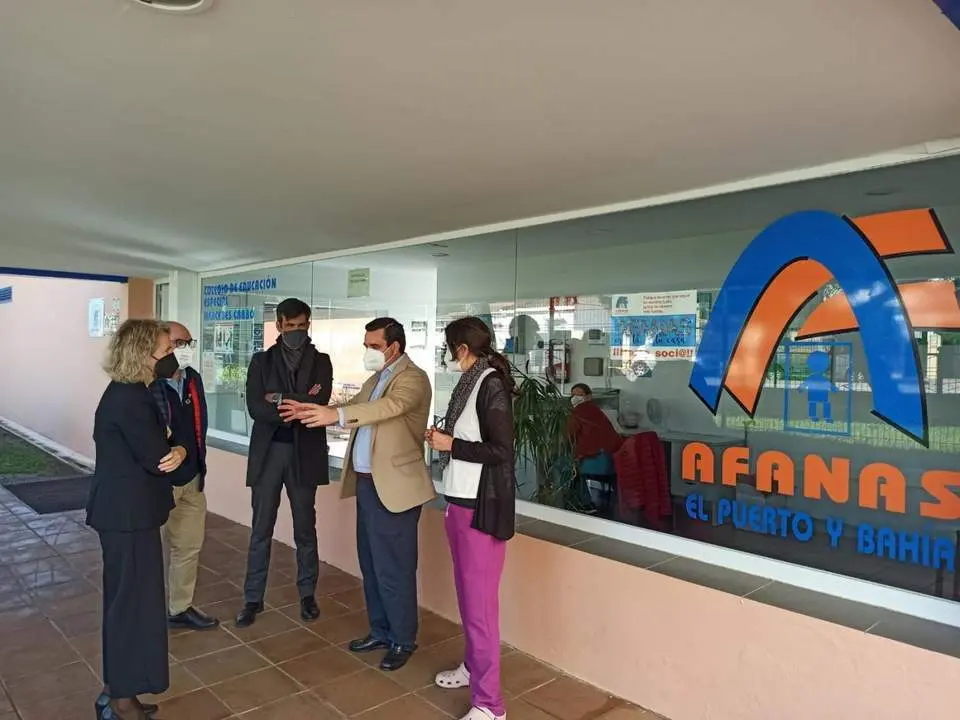 Cs visita el Mercedes Carb&oacute;. - Viva