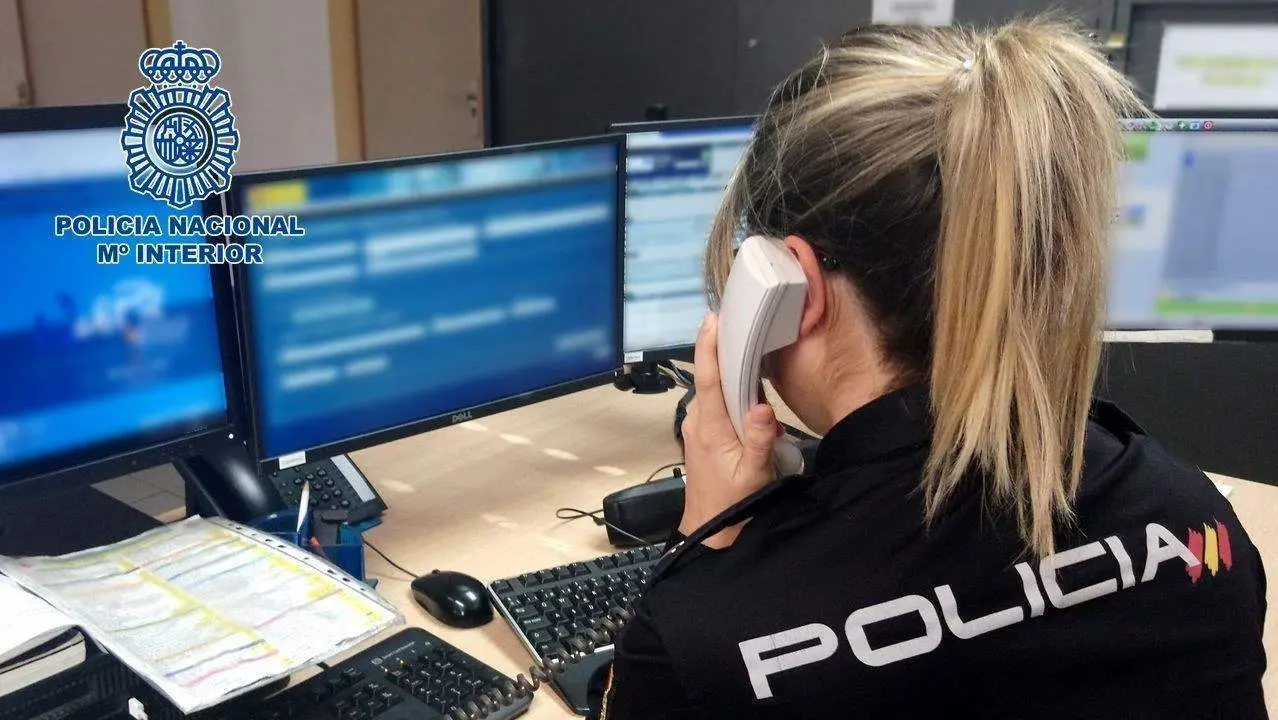 Imagen de archivo de una agente de la Polic&iacute;a Nacional. - Polic&iacute;a Nacional
