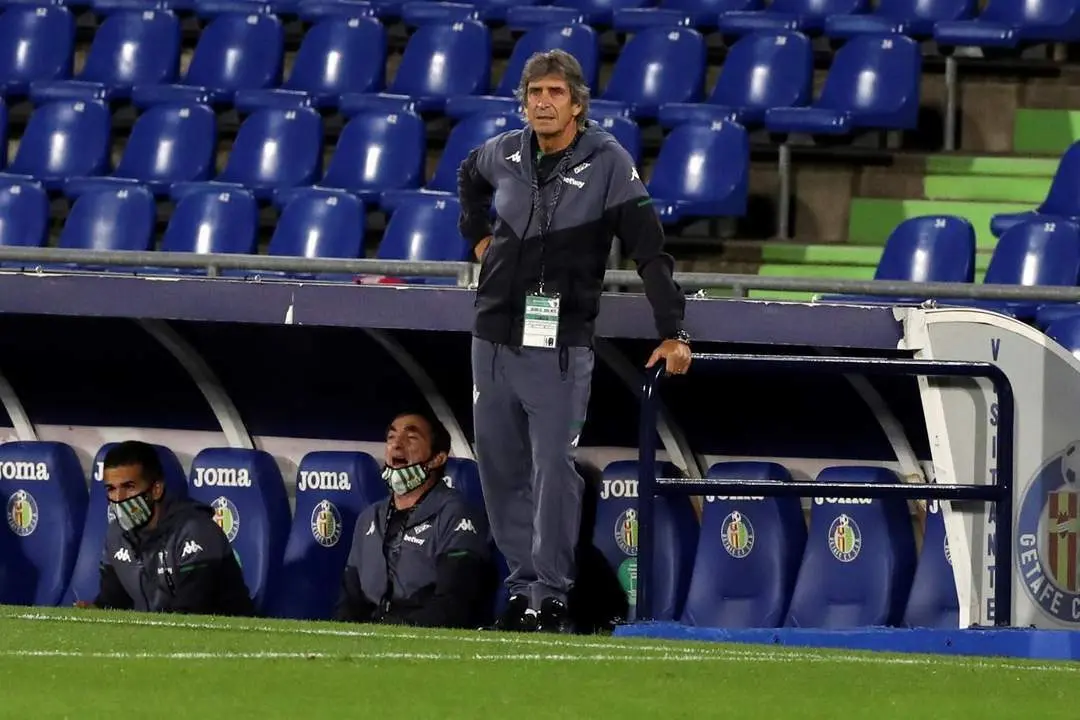 El entrenador del Real Betis, Manuel Pellegrini, durante un partido. - efe