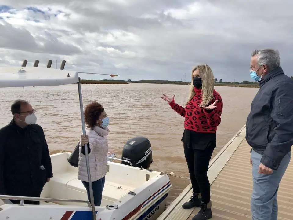 Mar&iacute;a Eugenia Lim&oacute;n visita los puertos colombinos. - VH