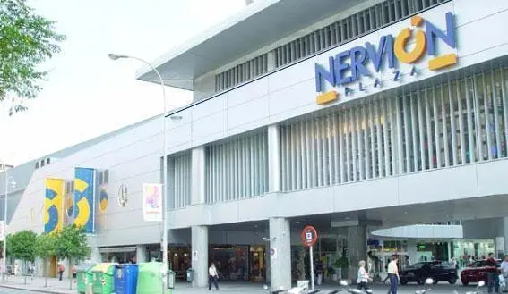Centro comercial Nervi&oacute;n Plaza. - AI