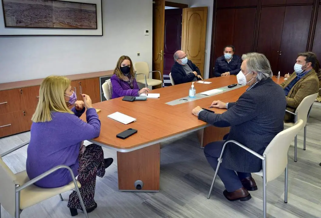 Mamen S&aacute;nchez, en uno de esos encuentros.  - Andaluc&iacute;a Informaci&oacute;n