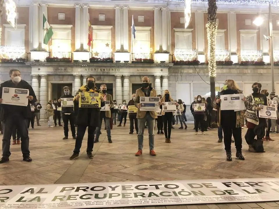Protesta con el proyecto de los fosfoyesos. - VGPALACIOS