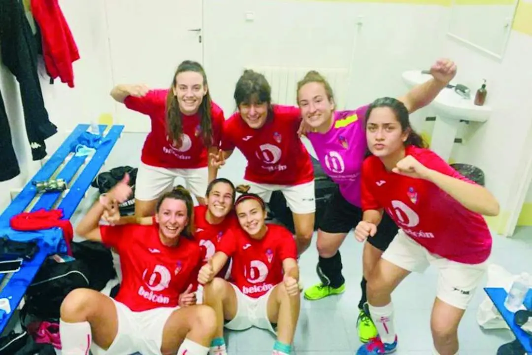 Las sanluque&ntilde;as celebran el triunfo obtenido en tierras almerienses - BLFF