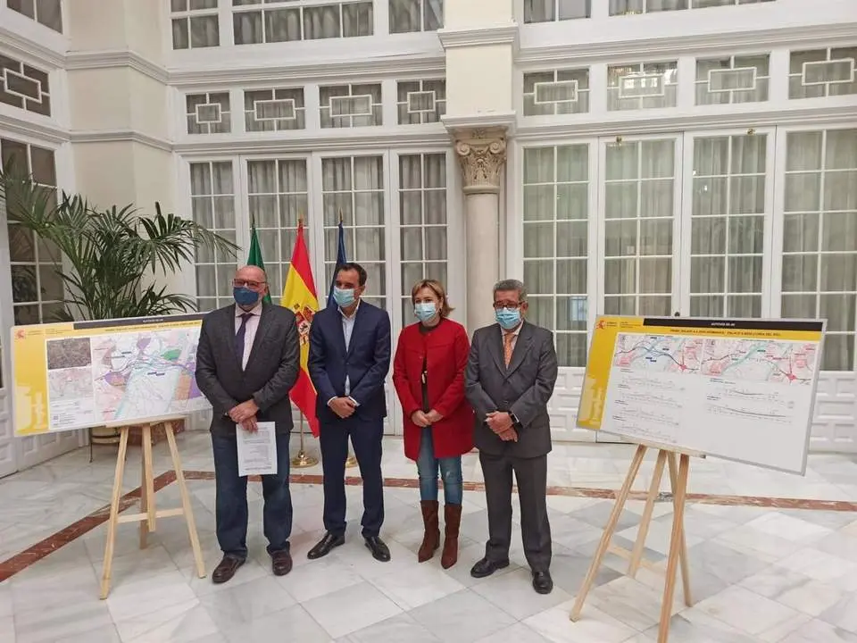 Presentaci&oacute;n de los nuevos proyectos para cruzar el r&iacute;o.  - EP