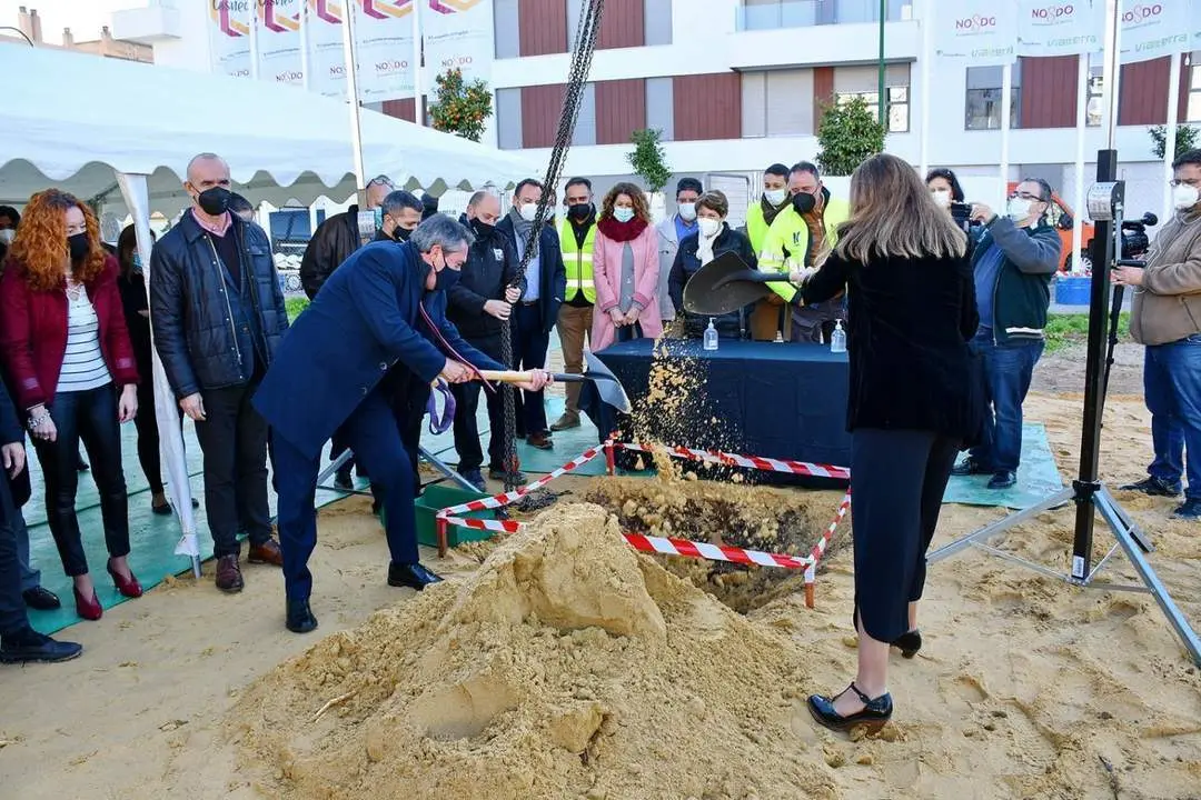 Emvisesa vuelve a poner una primera piedra 10 a&ntilde;os despu&eacute;s: 83 VPO en venta en Sevilla